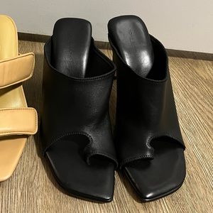 *Brand New* Tony Bianco jade sandals